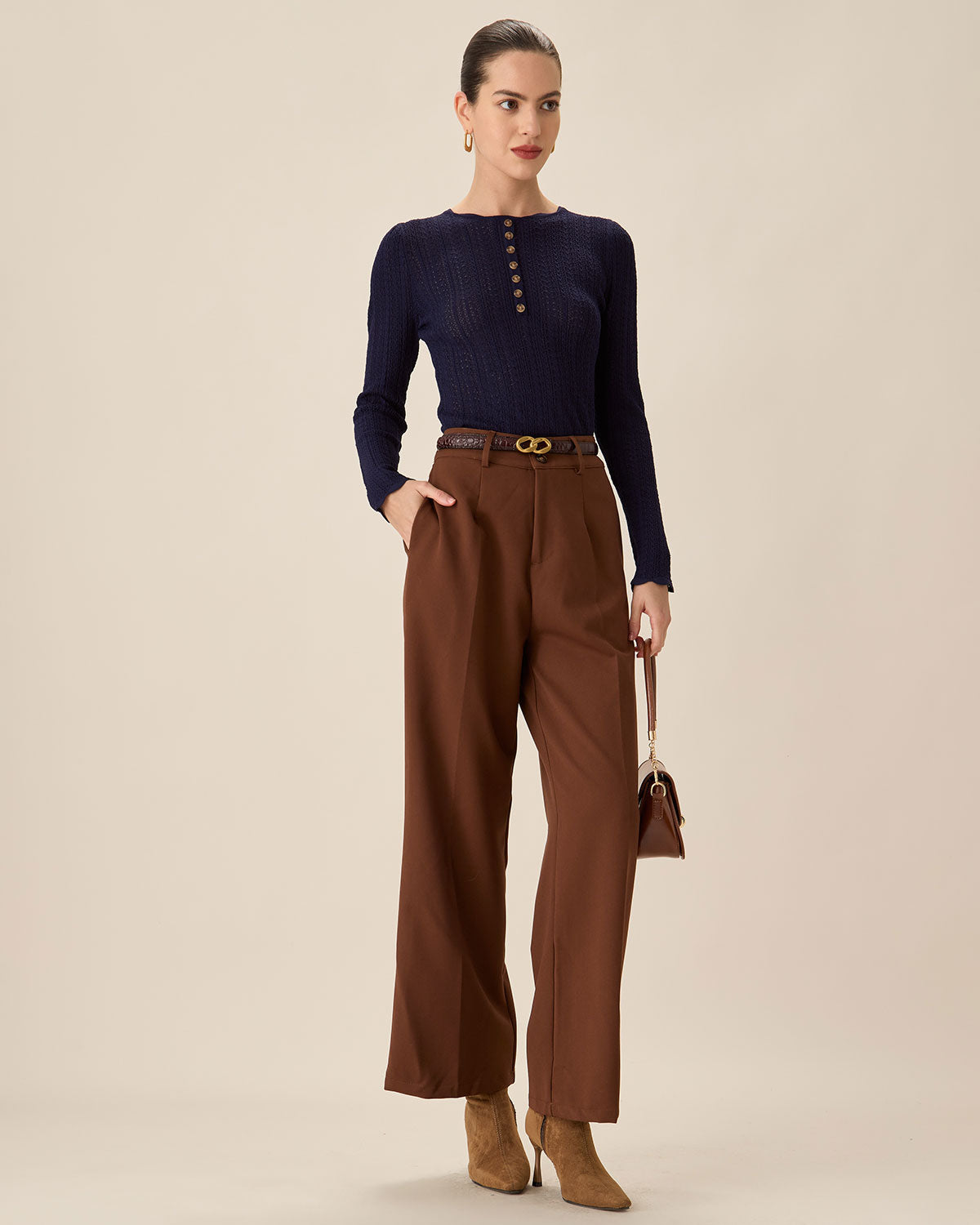 Oliver | Slank Marineblå Strikkegenser med Rund Hals for Dame 3