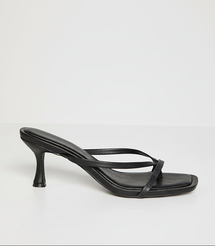 Sophie | Elegant Lav Hæl Sandaler Med Åpen Tå 1